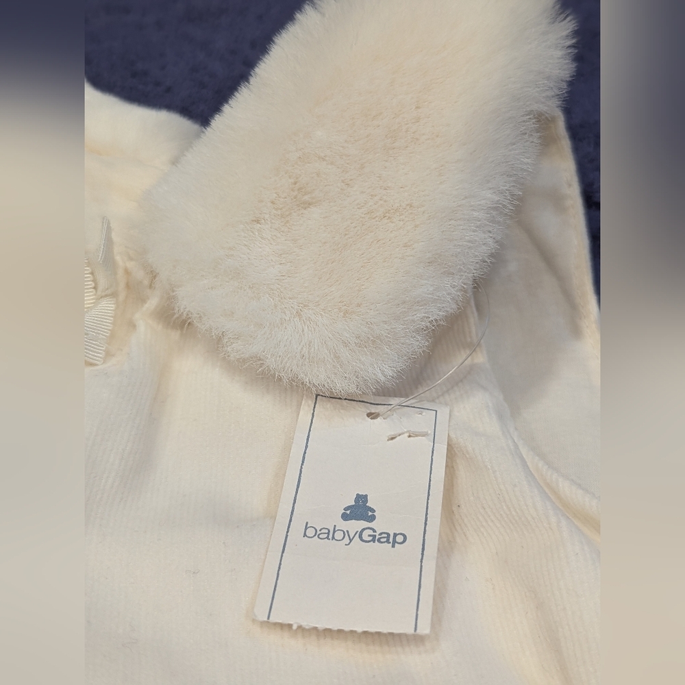 NWT...Baby Gap soft faux fur collared sleeveless corduroy dress (18-24 months) - Picture 5 of 11